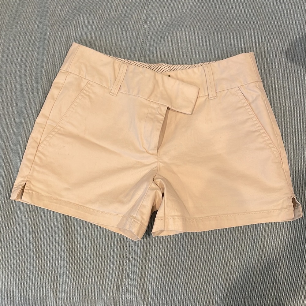 Ann Taylor LOFT - Cream Khaki Shorts - Size 00